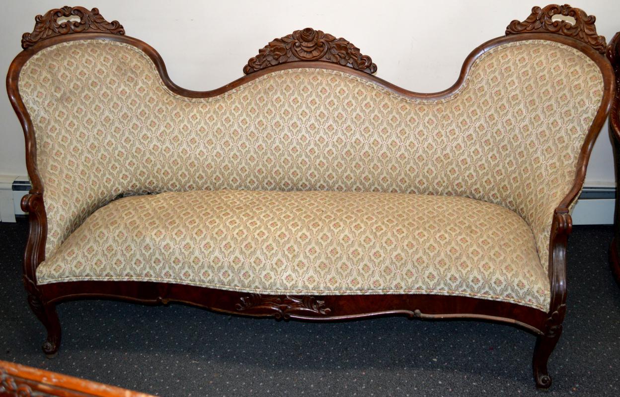 18230 Victorian Sofa