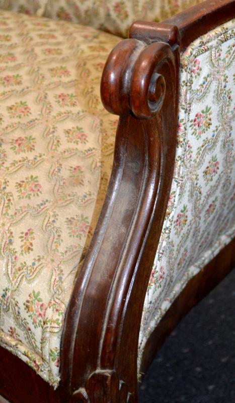 18230 Victorian Sofa