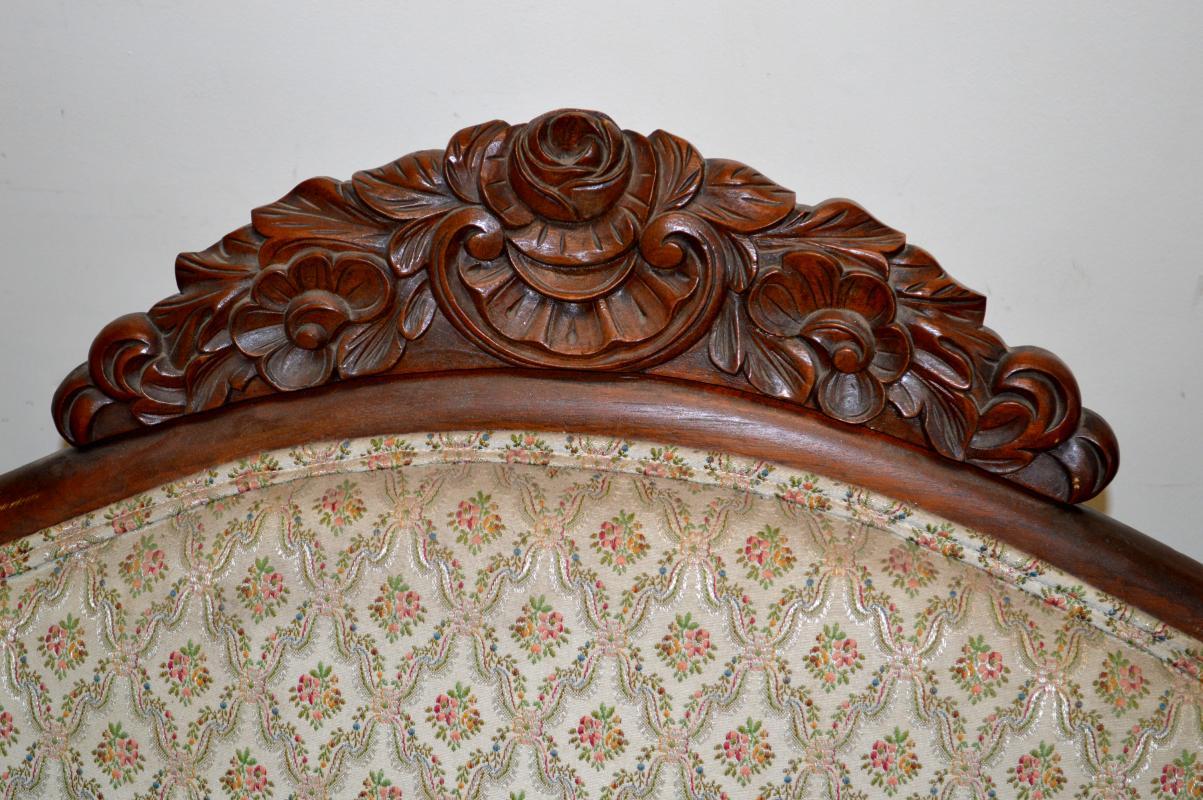 18230 Victorian Sofa
