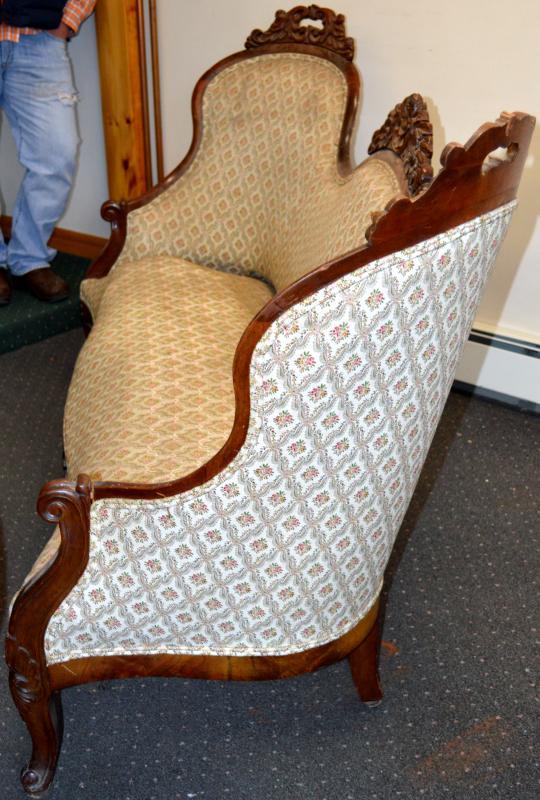 18230 Victorian Sofa
