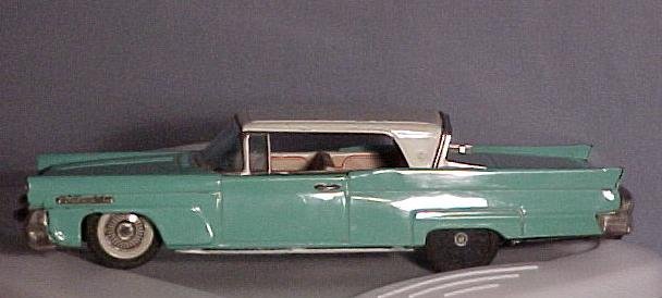 Bandai Lincoln Continental Mark111, Friction Car
