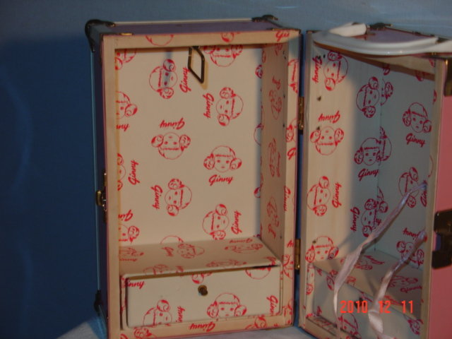 Ginny Pink Metal Trunk EX 1950's