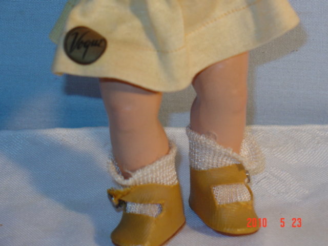 Vogue Toddles Binky Composition w/foil tag