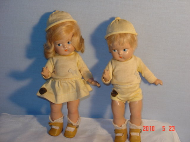 Vogue Toddles Binky Composition w/foil tag
