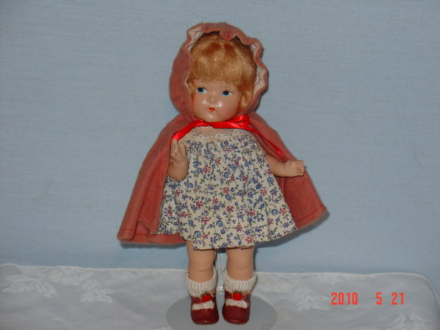 Vogue Toddles Little Red Riding Hood Composition