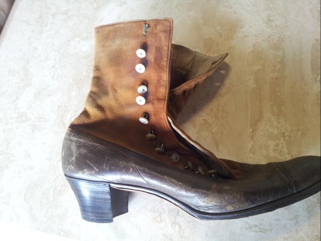 J. & T. Cousin's Shoes