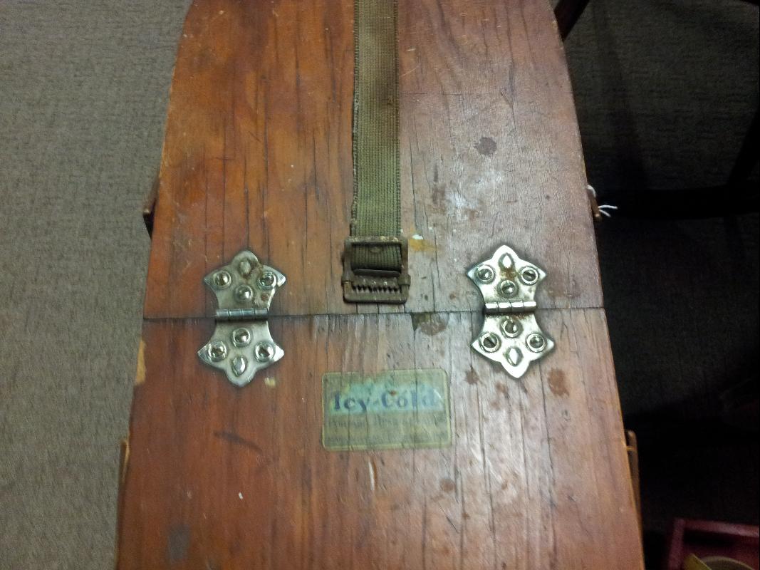 Vintage Picnic basket w/ Ice cooler