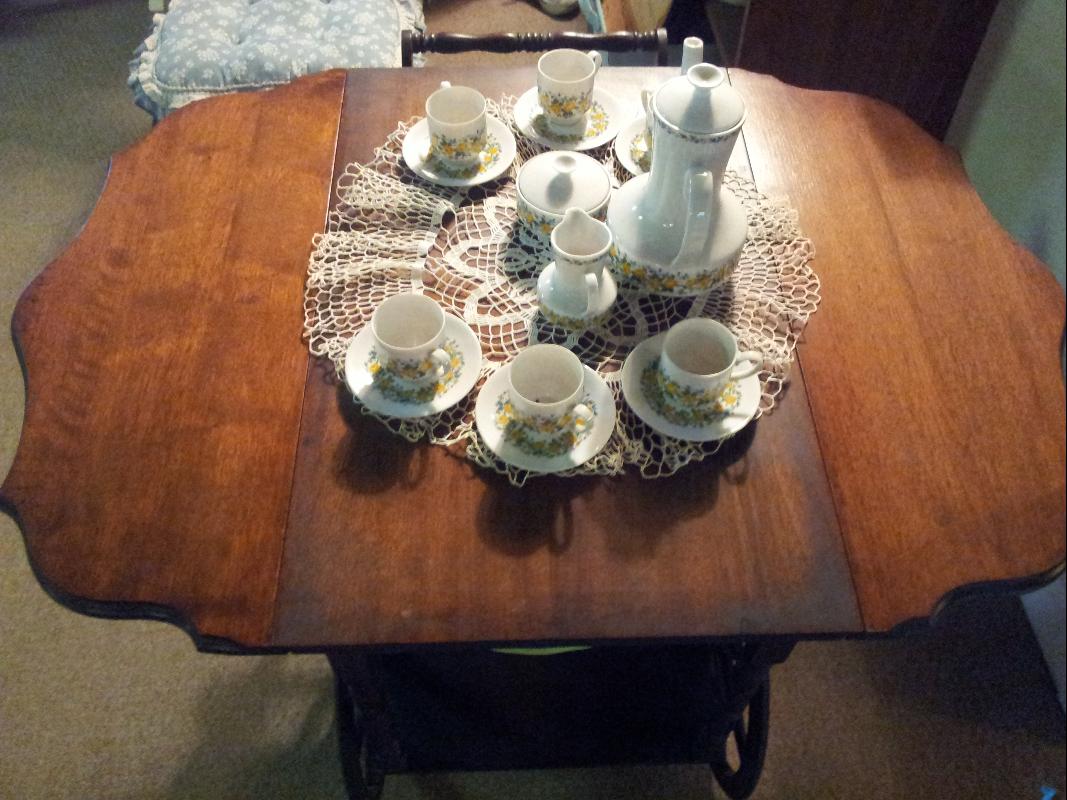 Serving Cart with convertible top