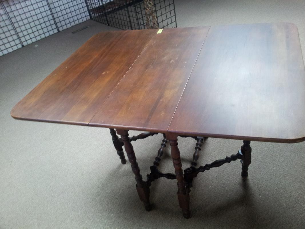 Table with Puzzle legs