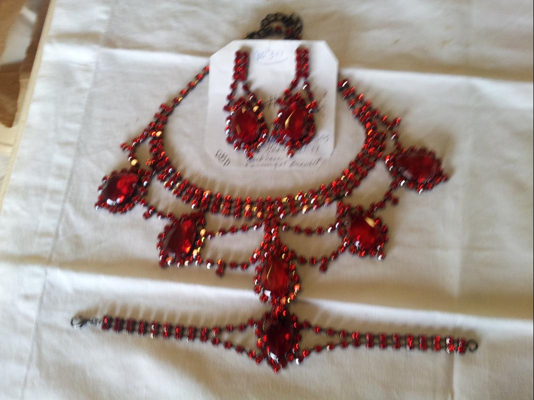 Red Glass 3 piece set