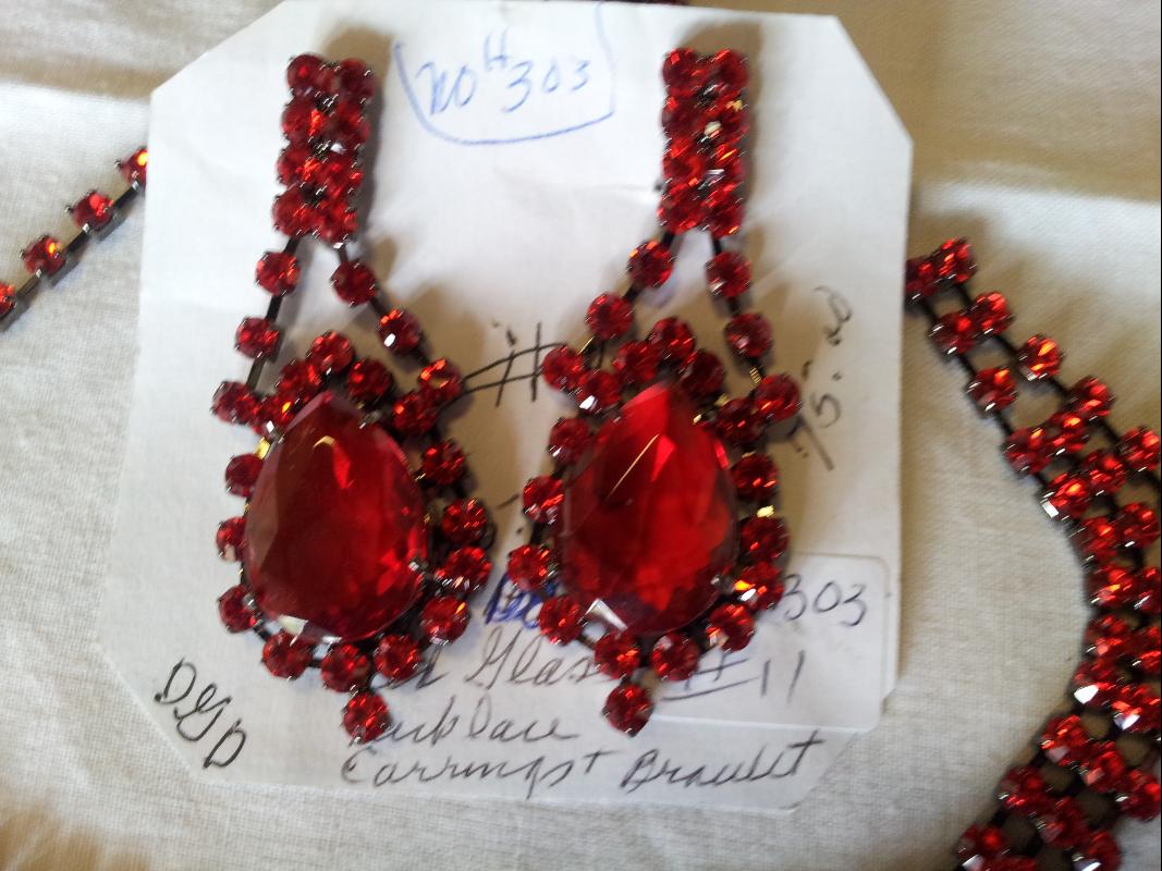 Red Glass 3 piece set