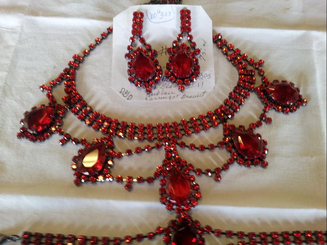Red Glass 3 piece set