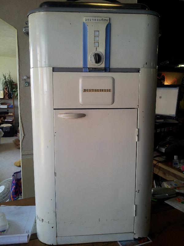 1940's Westinghouse Roaster with Cabinet