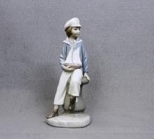 Lladro Sailor Boy Yacht Figurine Older Hallmark Attractive Excellent Shape