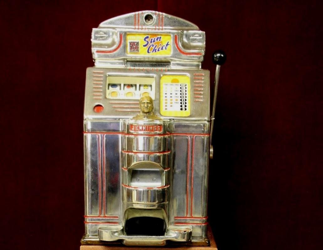 Antique Jennings Sun Chief Quarter Slot Machine