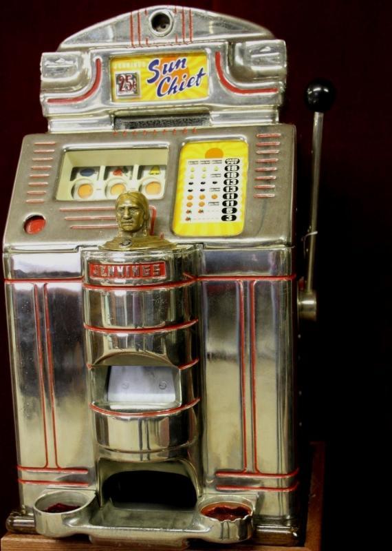 Antique Jennings Sun Chief Quarter Slot Machine