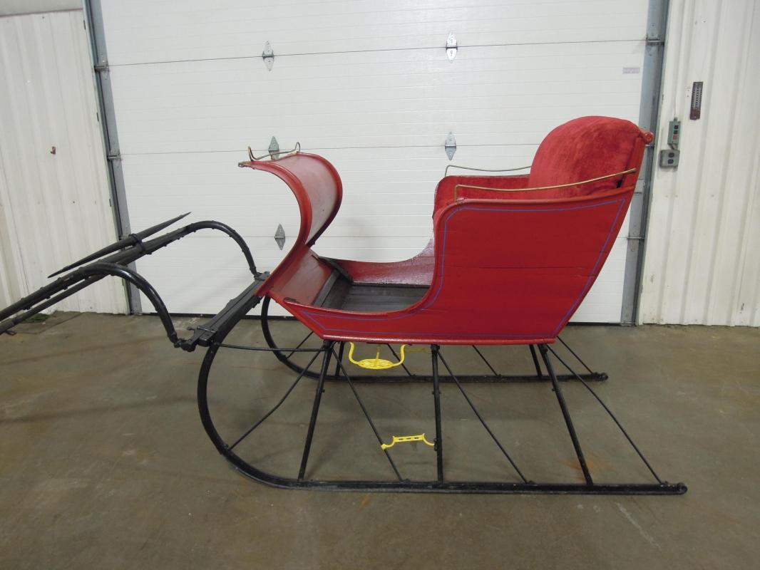 Porland Cutter Sleigh Red Black with Shaves