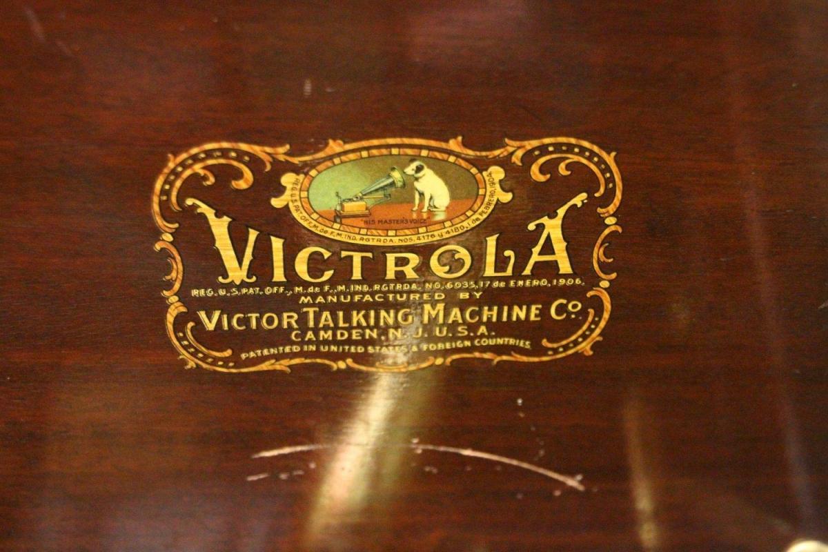 Victrola Talking Machine Console