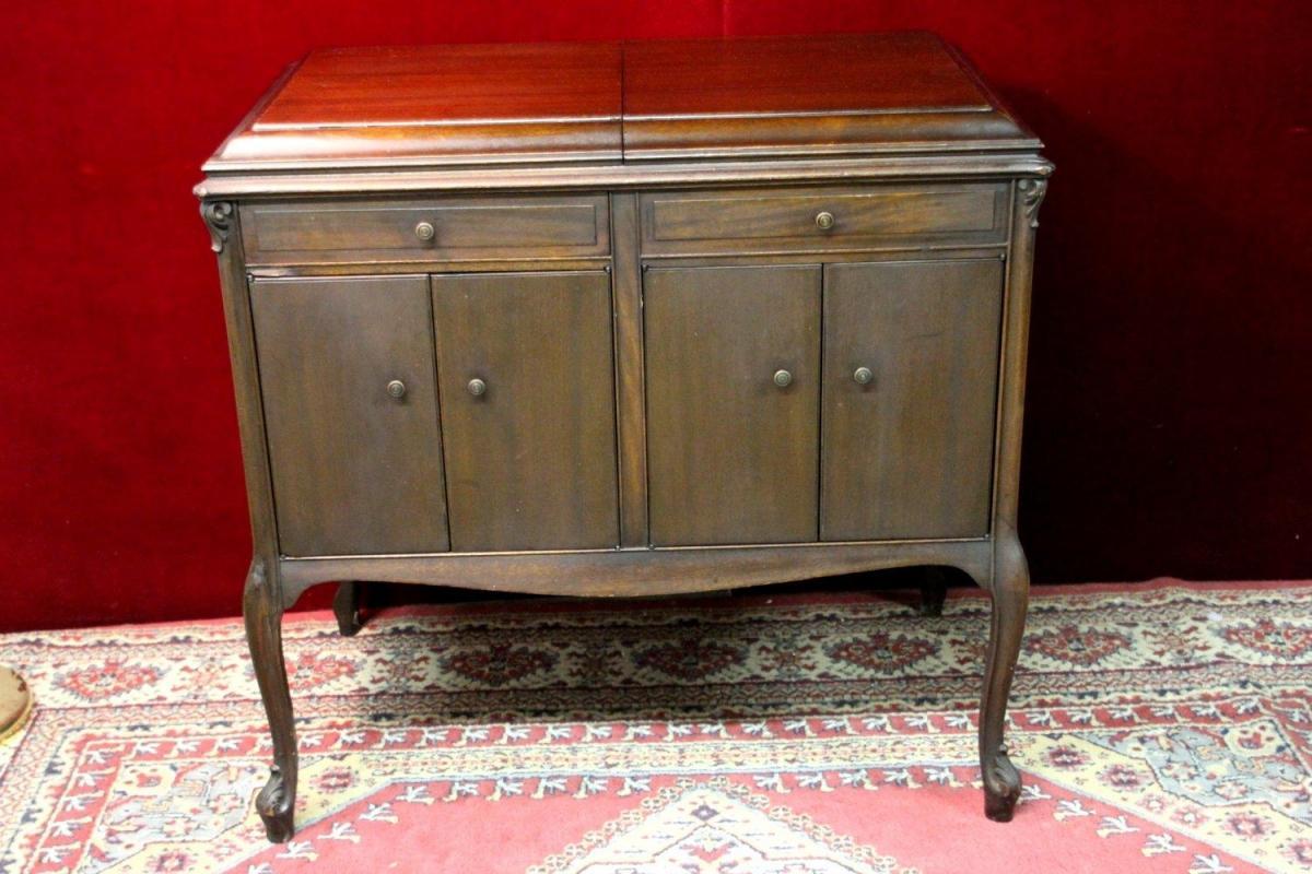 Victrola Talking Machine Console