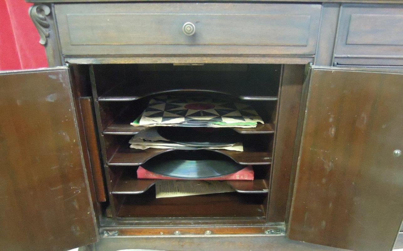 Victrola Talking Machine Console