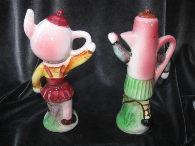 Vintage Anthropomorphic Teapot & Coffee Pot Slat & Pepper Shakers