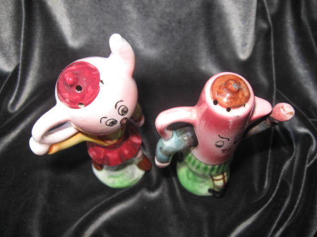 Vintage Anthropomorphic Teapot & Coffee Pot Slat & Pepper Shakers