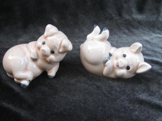 Vintage Playful Pigs Salt & Pepper Shakers