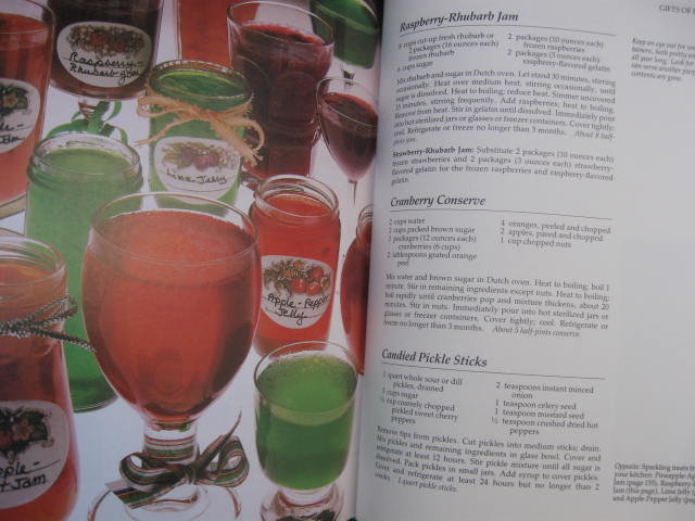 Betty Crocker's Christmas Cookbook