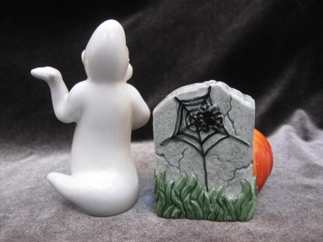 Fitz & Floyd Halloween Ghost & Jack O Lantern Tombstone Salt & Pepper Shakers In Original Box
