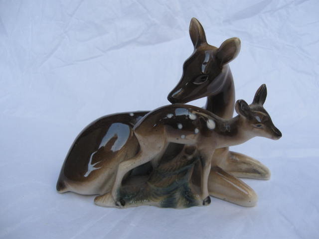 Vintage Deer Doe & Fawn Japan Porcelain Figurine
