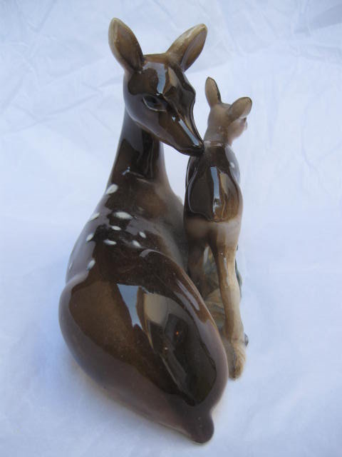 Vintage Deer Doe & Fawn Japan Porcelain Figurine