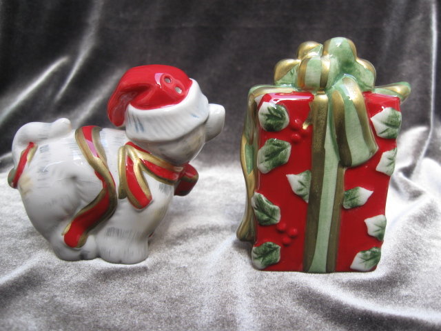 Fitz & Floyd Kitty Kringle Christmas Salt & Pepper Shakers
