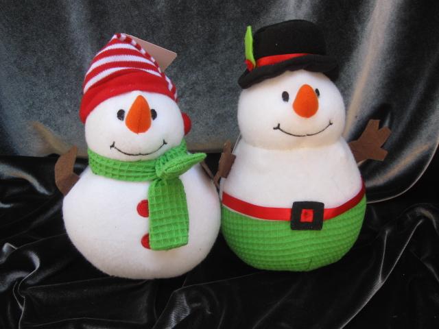 2 Hallmark 2009 Chill Buddies Plush Chilly Buddy