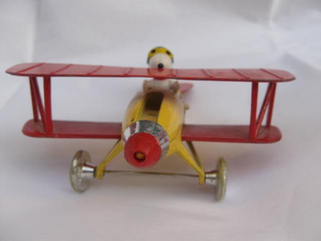 Vintage Peanuts Snoopy The Red Baron Die Cast Plane Aviva toy Co. 1965 + Bonus