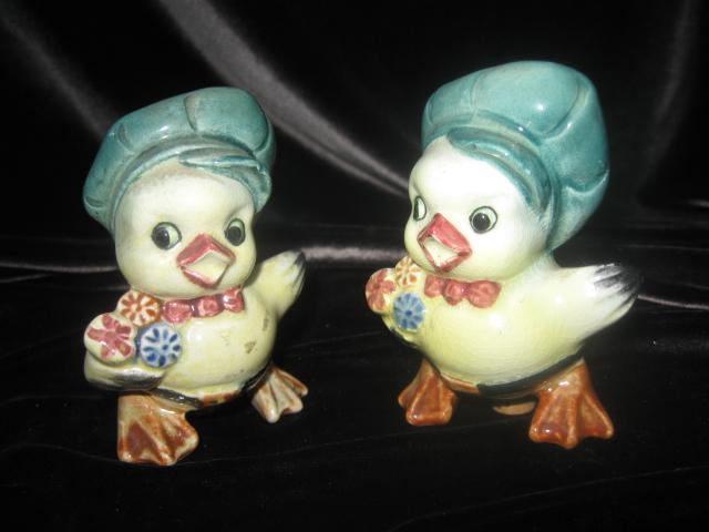 Vintage Courting Yellow Canary Birds With Hat & Flowers