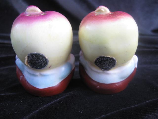 Vintage Anthropomorphic Apple Salt & Pepper Shakers With Original Label