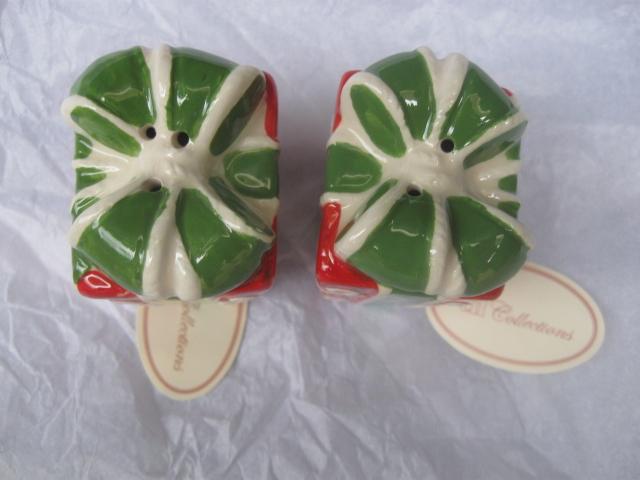 New Red & Green Christmas Present Salt & Pepper Shakers
