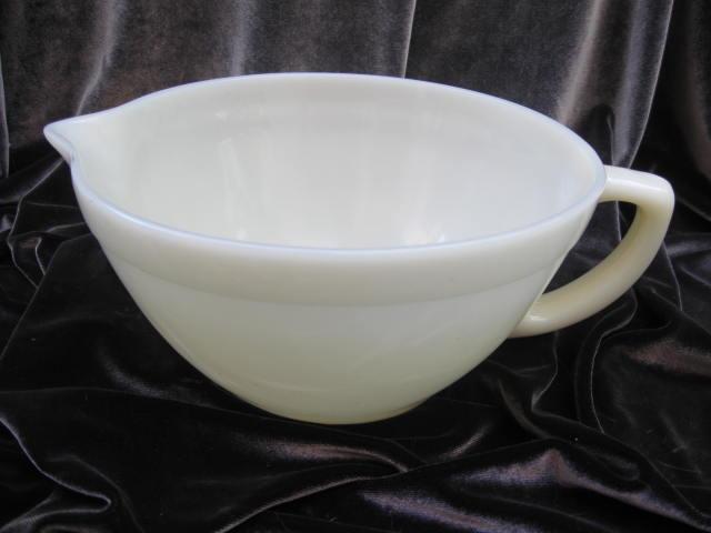 Vintage Ivory Fire King Batter Bowl