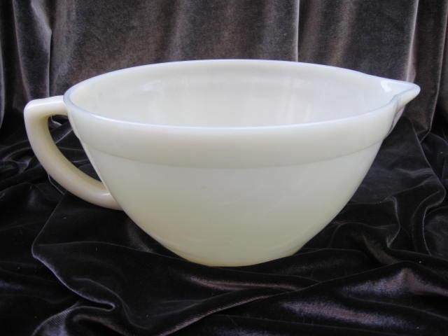Vintage Ivory Fire King Batter Bowl