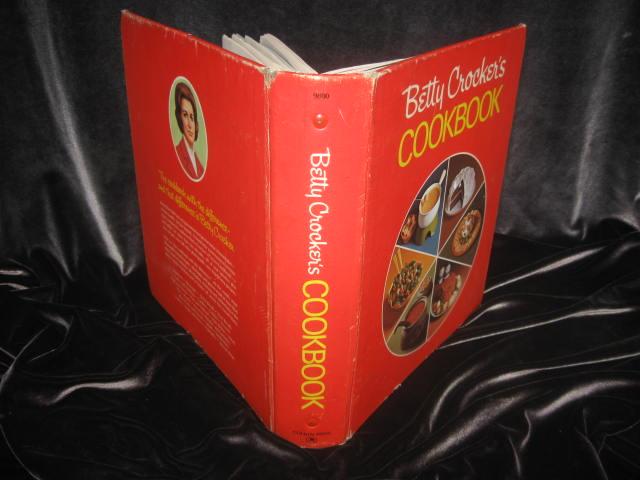 Betty Crocker's Cookbook Pie Cover 1974