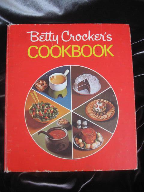 Betty Crocker's Cookbook Pie Cover 1974