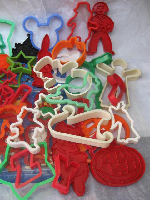 Large Lot Of 58 Vintage To New Christmas, Easter, Halloween Cookie Cutters & More