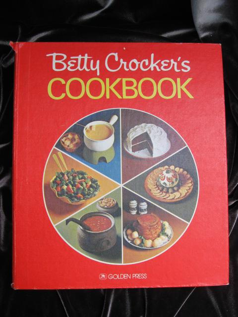 Betty Crocker's Cookbook Pie Cover Copyright 1969 28th Printing