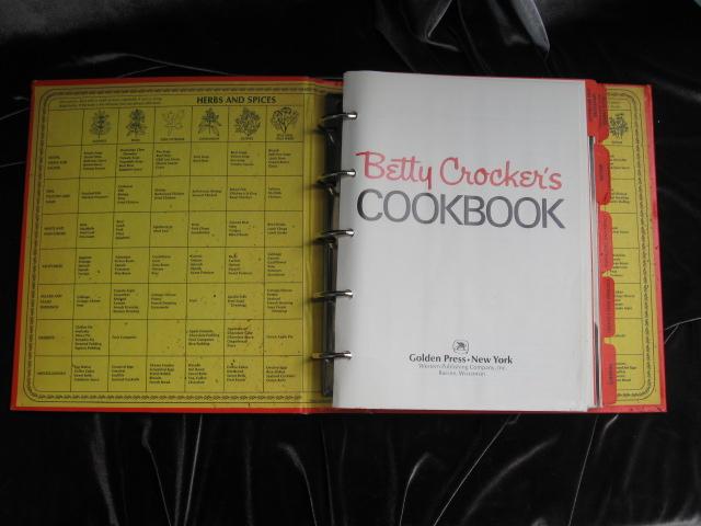 Betty Crocker's Cookbook Pie Cover Copyright 1969 20th Printing