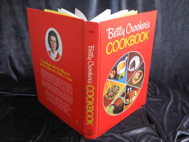 Betty Crocker's Cookbook Pie Cover Copyright 1969 12th Printing