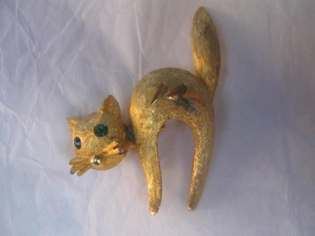 Goldtone Mamselle Goldtone Arched or Hunched Back Halloween Cat