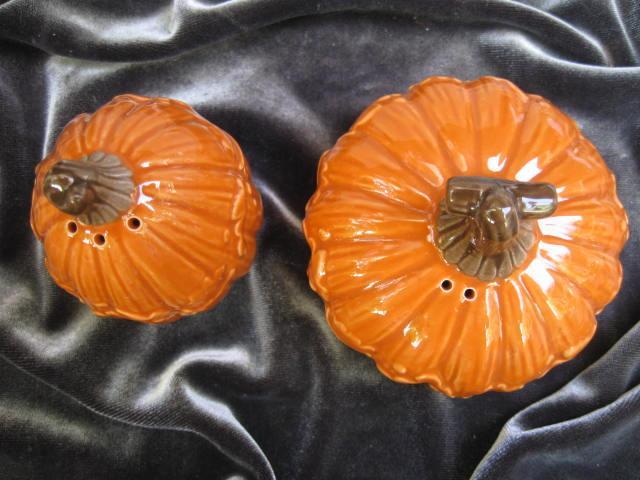 New Hallmark 2012 Pumpkin or Gourds Thanksgiving Fall Salt & Pepper Shakers