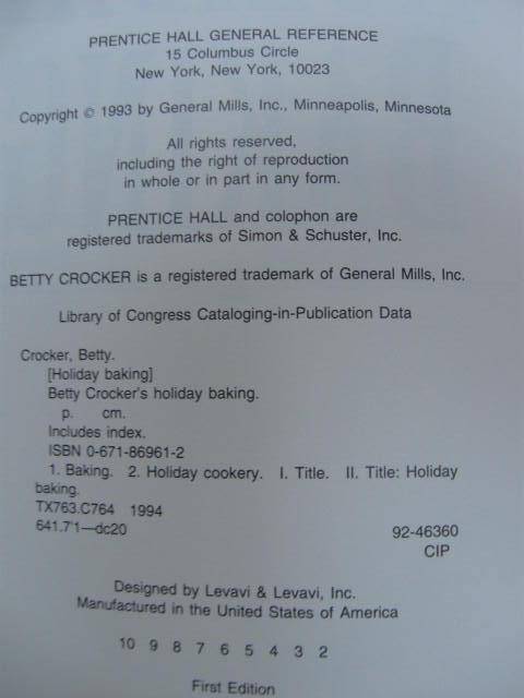 Betty Crocker's Holiday Baking Cookbook Copyright 1993 1st Edition