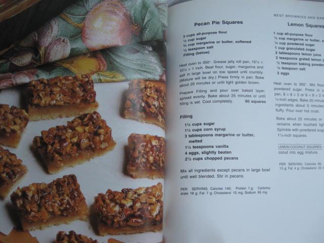 Betty Crocker's Holiday Baking Cookbook Copyright 1993 1st Edition