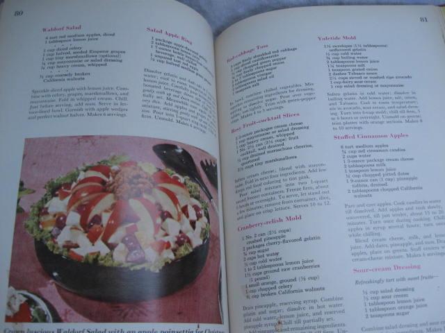Better Homes & Gardens Holiday Cook Book & Special Occasions Copyright 1959